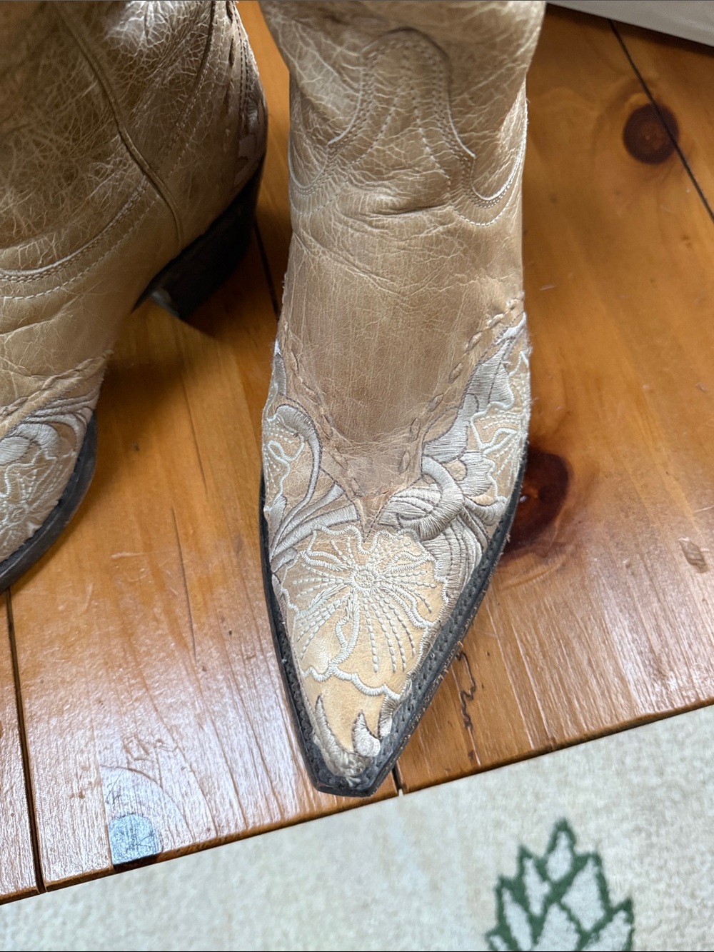 Old Gringo Tan Embroidered Leather Cowboy Boots - Picture 5 of 10